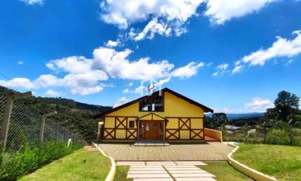 Casa com 3 quartos à venda no Descansopolis, Campos do Jordão  por R$ 1.700.000