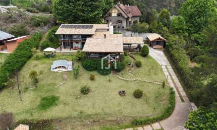 Casa em condomínio fechado com 5 quartos à venda no Capivari, Campos do Jordão  por R$ 2.400.000