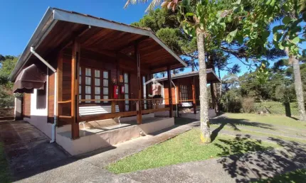 Casa comercial à venda na vila siomara, campos do jordão  por r$ 3.200.000