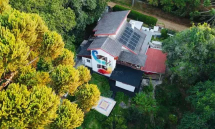 Casa com 4 quartos à venda no Alto da Boa Vista, Campos do Jordão  por R$ 1.600.000