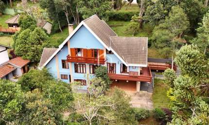 Casa com 3 quartos à venda no Recanto Araucária, Campos do Jordão  por R$ 1.290.000