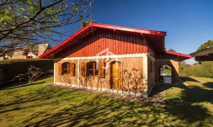 Casa com 3 quartos à venda na Vila Siomara, Campos do Jordão  por R$ 1.050.000