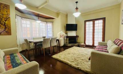 Apartamento com 3 quartos à venda na Vila Iara, Campos do Jordão  por R$ 900.000