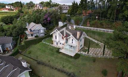 Casa com 4 quartos à venda no Alto do Capivari, Campos do Jordão  por R$ 3.500.000