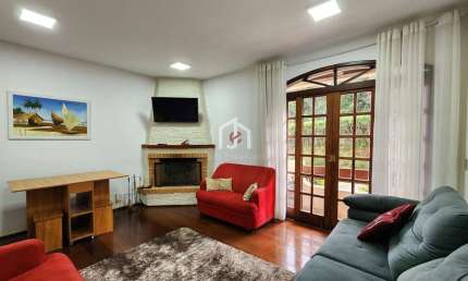 Apartamento com 4 quartos à venda no Jardim Belvedere, Campos do Jordão  por R$ 650.000