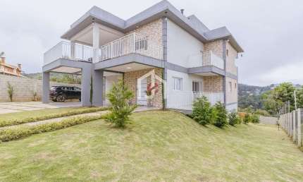 Casa com 3 quartos à venda na Vila Natal, Campos do Jordão  por R$ 2.000.000