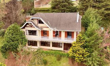Casa com 4 quartos à venda no Colinas Capivari, Campos do Jordão  por R$ 1.150.000