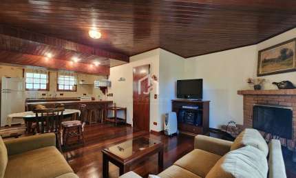 Apartamento com 3 quartos à venda na Vila Floresta, Campos do Jordão  por R$ 700.000