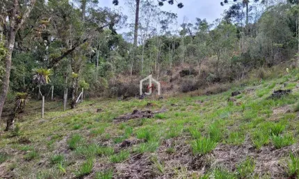 Terreno à venda no Recanto Araucária, Campos do Jordão  por R$ 250.000