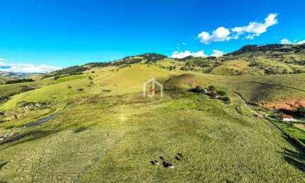 Fazenda com 2 salas à venda no Centro, São Bento do Sapucaí  por R$ 8.000.000
