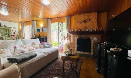 Casa com 4 quartos à venda na Vila Nova Suiça, Campos do Jordão  por R$ 1.200.000