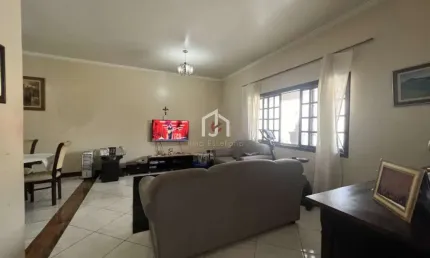 Casa com 3 quartos à venda na Rua Guilherme José Gama Pestana, Jardim Rosely, Pindamonhangaba por R$ 565.000