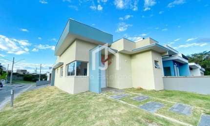 Casa em condomínio fechado com 2 quartos à venda na Avenida Athayde Marques, Residencial Vila Romana, Pindamonhangaba por R$ 550.000
