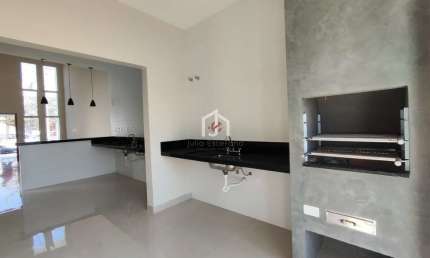 Casa em condomínio fechado com 3 quartos à venda na Avenida Orlando Ferreira, Condomínio Residencial e Comercial Laguna, Pindamonhangaba por R$ 540.000
