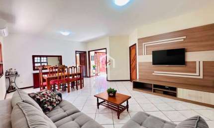 Casa com 4 quartos à venda na Rua Argentina, Parque das Nações, Pindamonhangaba por R$ 745.000