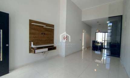 Casa com 3 quartos à venda na Rua Abgail Randis da Mata, Loteamento Residencial e Comercial Flamboyant, Pindamonhangaba por R$ 440.000