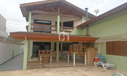 Casa em condomínio fechado com 3 quartos à venda na Avenida Manoel Marcondes Oliveira Mello, Condominio Residencial Real Ville, Pindamonhangaba por R$ 1.350.000