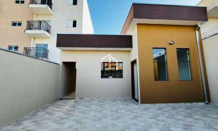 Casa com 3 quartos à venda na Rua Isaltino Escossio, Loteamento Residencial e Comercial Flamboyant, Pindamonhangaba por R$ 400.000