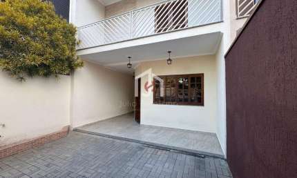 Casa com 3 quartos para alugar no Centro, Tremembé  por R$ 2.600