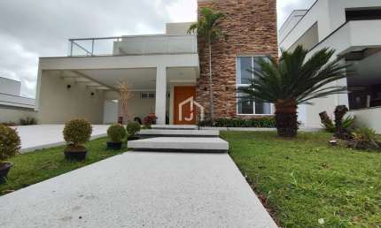 Casa em condomínio fechado com 4 quartos à venda na Rodovia Amador Bueno da Veiga, Loteamento Residencial Village Splendore, Pindamonhangaba por R$ 1.600.000
