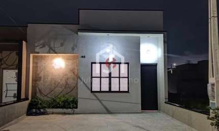 Casa em condomínio fechado com 3 quartos à venda na Avenida Orlando Ferreira, Condomínio Residencial e Comercial Laguna, Pindamonhangaba por R$ 695.000