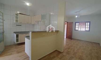 Casa com 2 quartos para alugar na Rua Nelson Dias dos Santos, Residencial e Comercial Cidade Morumbi, Pindamonhangaba por R$ 1.500