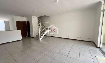Casa com 3 quartos para alugar na Rua Manoel Antunes da Silva, Residencial Jardim Aurora, Pindamonhangaba por R$ 3.200