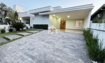 Casa em condomínio fechado com 3 quartos à venda na Avenida Antenor da Silva Andrade, Condomínio Residencial e Comercial Moema Ville, Pindamonhangaba por R$ 957.000