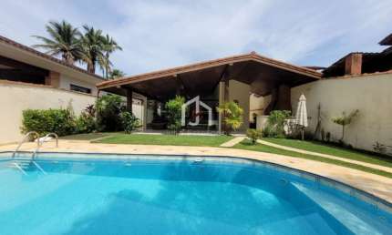 Casa em condomínio fechado com 4 quartos à venda na Praia do Lazaro, Ubatuba  por R$ 2.670.000