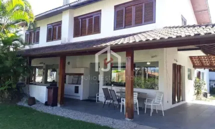 Casa em condomínio fechado com 4 quartos à venda na Praia da Lagoinha, Ubatuba  por R$ 3.000.000