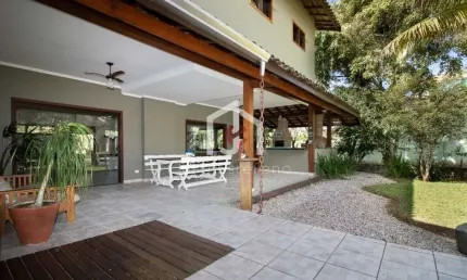 Casa em condomínio fechado com 3 quartos à venda em Horto Florestal, Ubatuba  por R$ 1.350.000