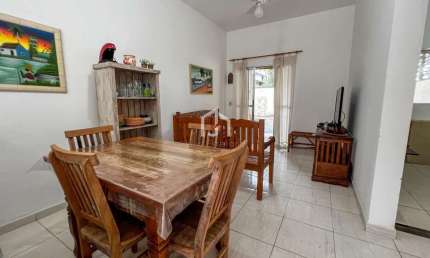 Casa com 4 quartos à venda no Jardim Carolina, Ubatuba  por R$ 900.000