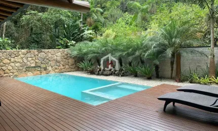 Casa em condomínio fechado com 5 quartos à venda na Praia do Félix (Praia do Lúcio), Ubatuba  por R$ 5.700.000