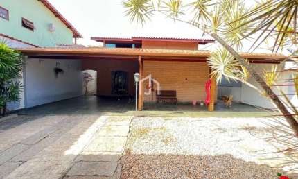 Casa com 5 quartos à venda no Parque Vivamar, Ubatuba  por R$ 1.800.000