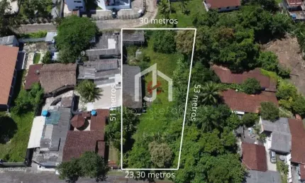 Terreno à venda na Praia do Lazaro, Ubatuba  por R$ 2.100.000