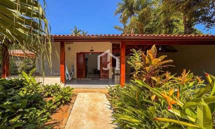 Casa com 4 quartos à venda na Praia do Lazaro, Ubatuba  por R$ 1.080.000