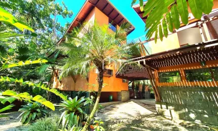 Casa em condomínio fechado com 3 quartos à venda na Praia do Félix (Praia do Lúcio), Ubatuba  por R$ 2.500.000