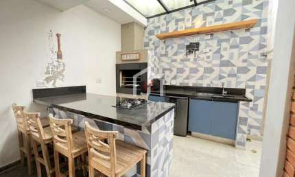 Casa em condomínio fechado com 3 quartos à venda na Praia do Lazaro, Ubatuba  por R$ 890.000