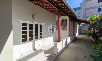 Casa com 5 quartos à venda no Centro, Ubatuba  por R$ 1.100.000