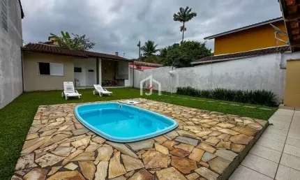Casa com 2 quartos à venda em Toninhas, Ubatuba  por R$ 1.060.000