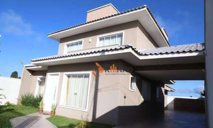 Sobrado Triplex com 4 quartos, 3 suítes, 295,72m² no Centro de Quatro Barras.
