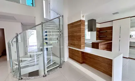 Casa com 4 quartos à venda na rua dos cações, 47, jurerê internacional, florianópolis por r$ 4.990.000