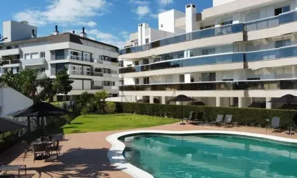 Apartamento com 2 quartos à venda na Rodovia Jornalista Maurício Sirotsky Sobrinho, 5610, Jurerê, Florianópolis por R$ 1.550.000