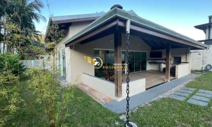 AMPLA CASA RECÉM REFORMADA EM CONDOMÍNIO FECHADO-UBATUBA SP