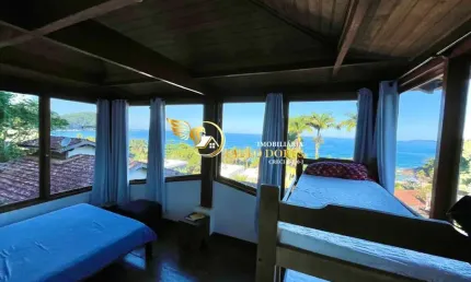 CASA A VENDA COM VISTA PARA O MAR, NA PRAIA VERMELHA EM UBATUBA-SP