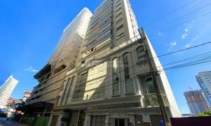 Apartamento quadra mar em itapema, Meia Praia, Itapema - SC