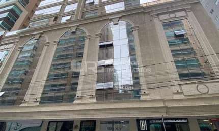 Apartamento alto padrÃo prÓximo ao mar, Meia Praia, Itapema - SC