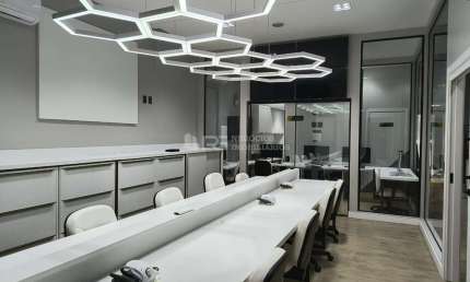 Sala comercial com excelente localizaÇÃo , Meia Praia, Itapema - SC