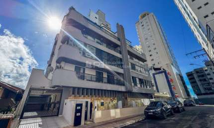 Apartamento diferenciado com ampla Área externa, Centro, Itapema - SC