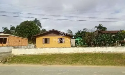 Casas com excelente área em Medeiros Barra Velha SC